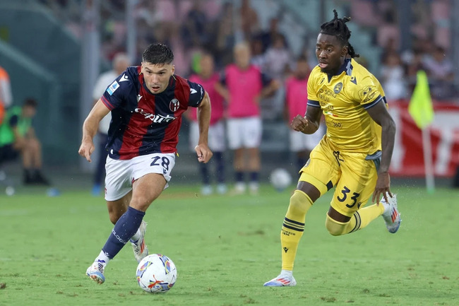 Màn thư hùng Udinese vs Carrarese